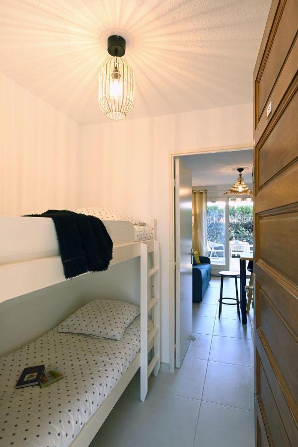 Charmant Studio 2A4 Pers Avec Jardin Et Place De Parking Situe A 5 Min A Pied De La Mer Bandol Exterior foto