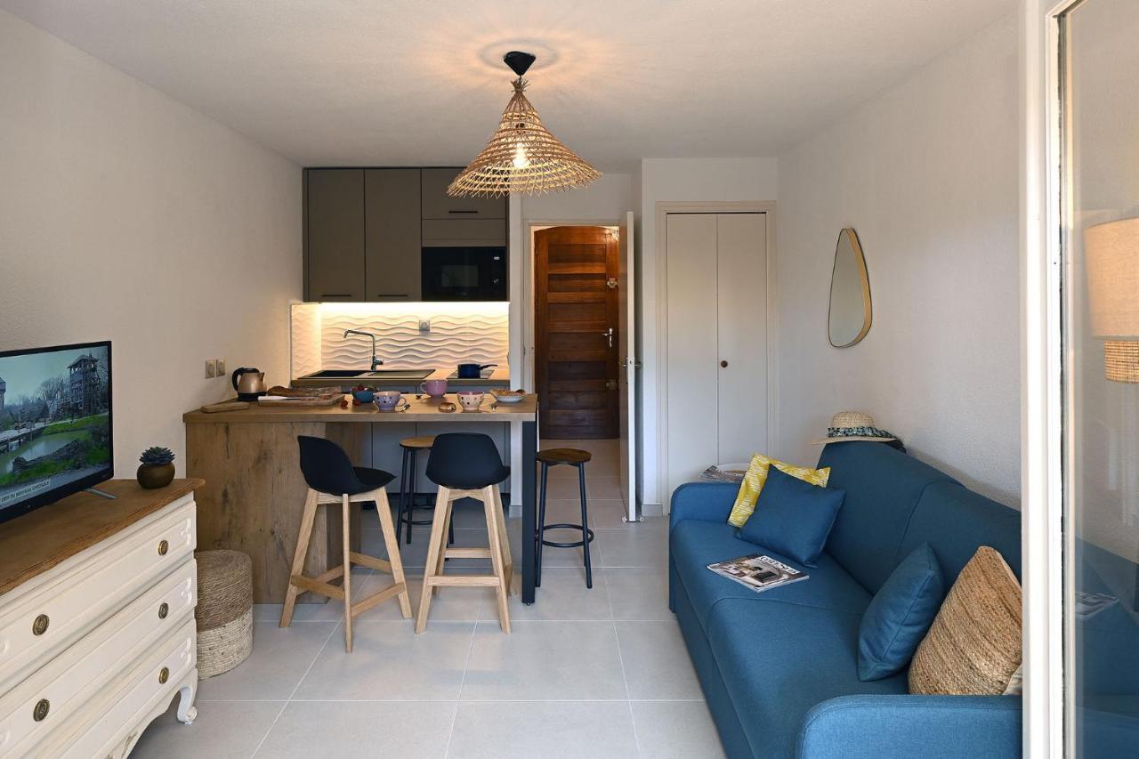 Charmant Studio 2A4 Pers Avec Jardin Et Place De Parking Situe A 5 Min A Pied De La Mer Bandol Exterior foto